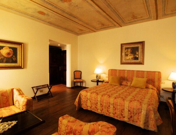 camera_villamontanarini