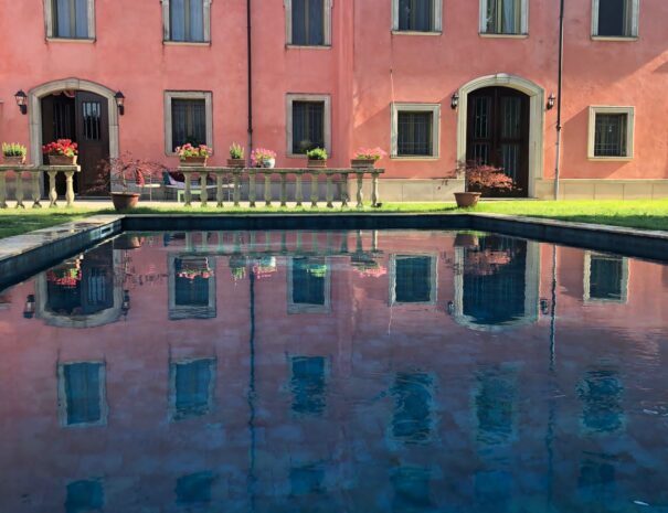 villamontanarini_piscina